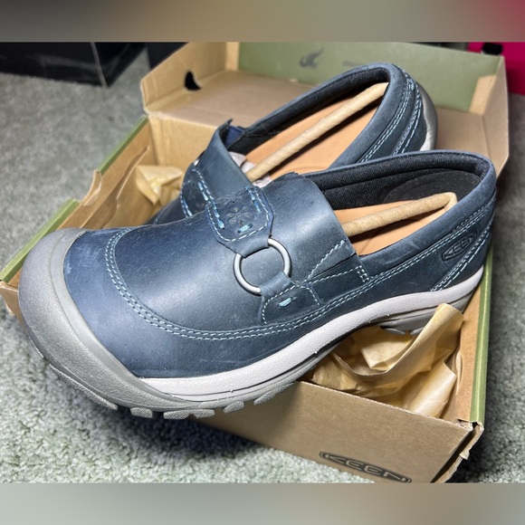Keen Kaci iii Slip-On in Dress Blue/Steel Grey. - Picture 2 of 7